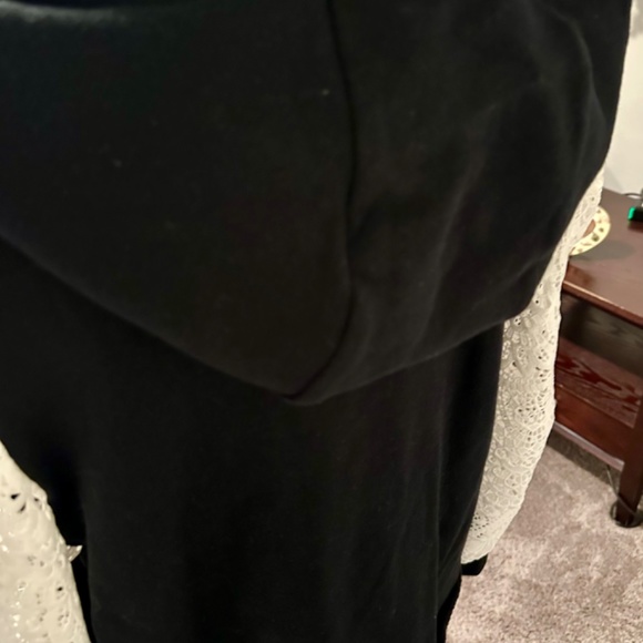 Alice and Olivia Sweatshirt Hoodie with lace sleeves - Picture 6 of 8